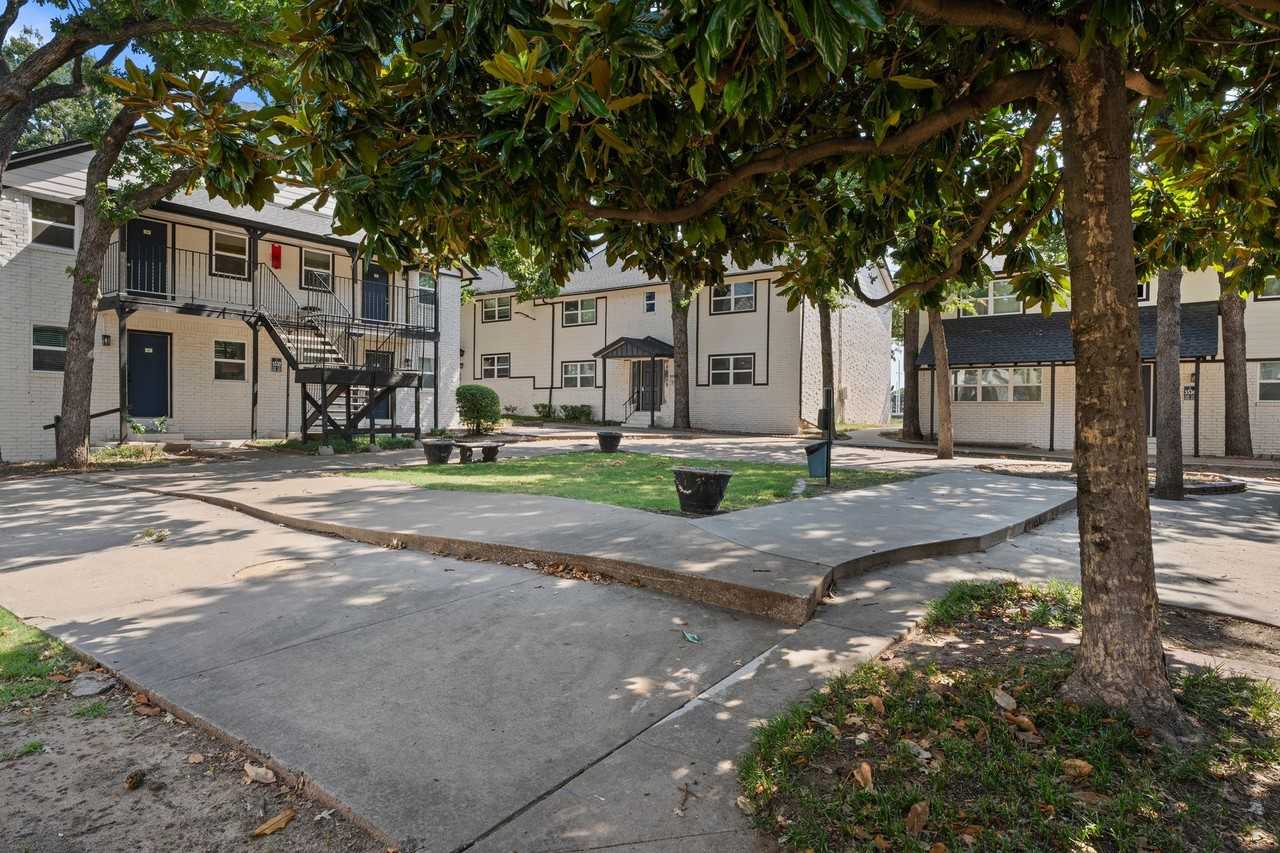 Castle Tower Apartments | Renovated Homes in Northwest Oklahoma City - Photo 6 of 45