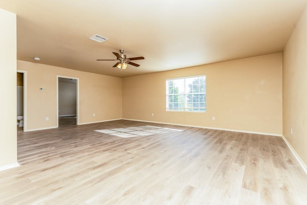 8500 Shallow Creek Dr - Photo 5 of 17