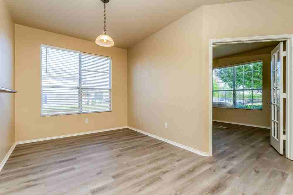 8500 Shallow Creek Dr - Photo 6 of 17
