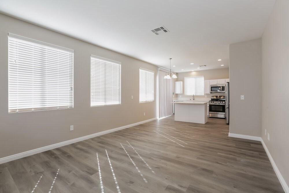 1004 Siena Hills Ln - Photo 4 of 17