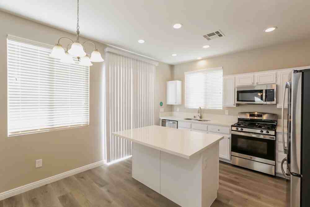 1004 Siena Hills Ln - Photo 7 of 17