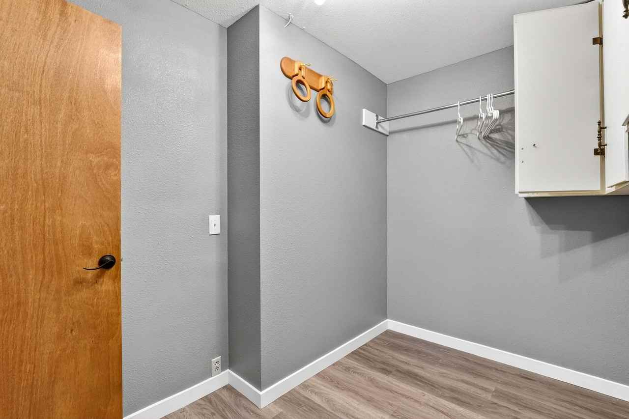 8808 Ne 33rd St - Photo 6 of 15