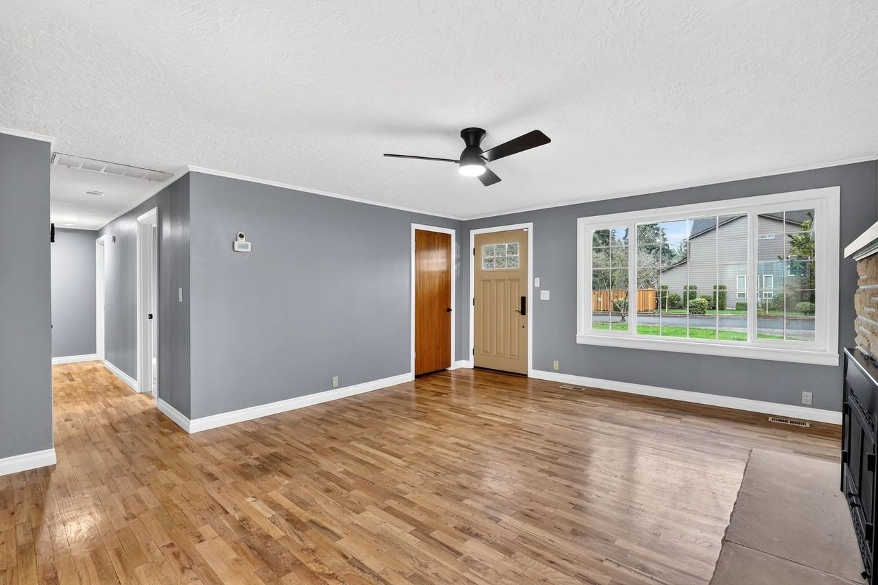 8808 Ne 33rd St - Photo 5 of 15