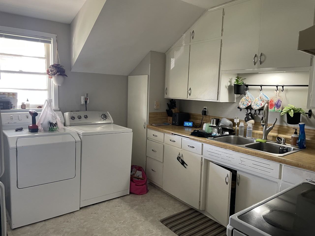 315 S Willow St - Photo 4 of 14
