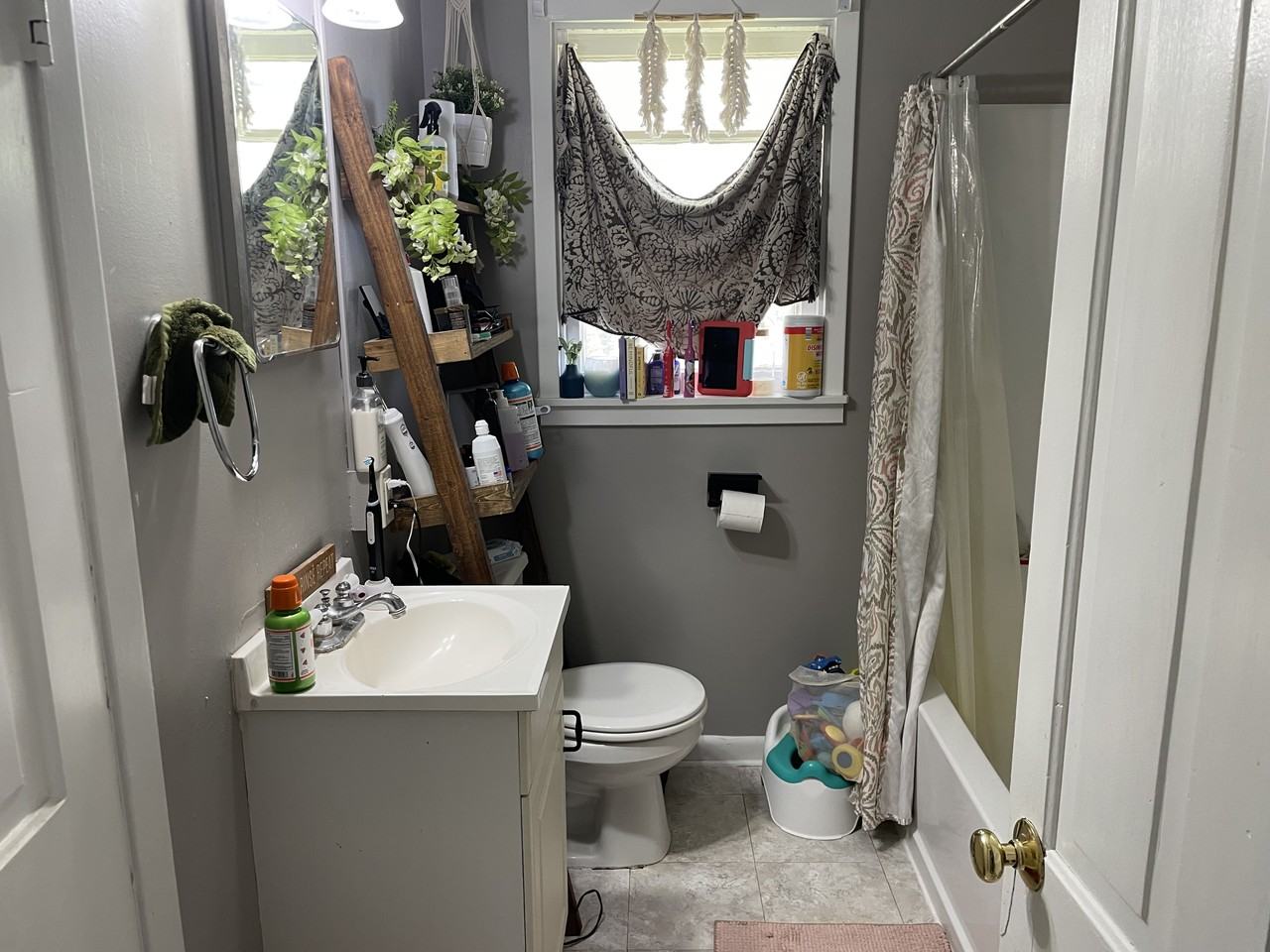 315 S Willow St - Photo 5 of 14