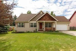 featured image of 1128 N Spruce Dr