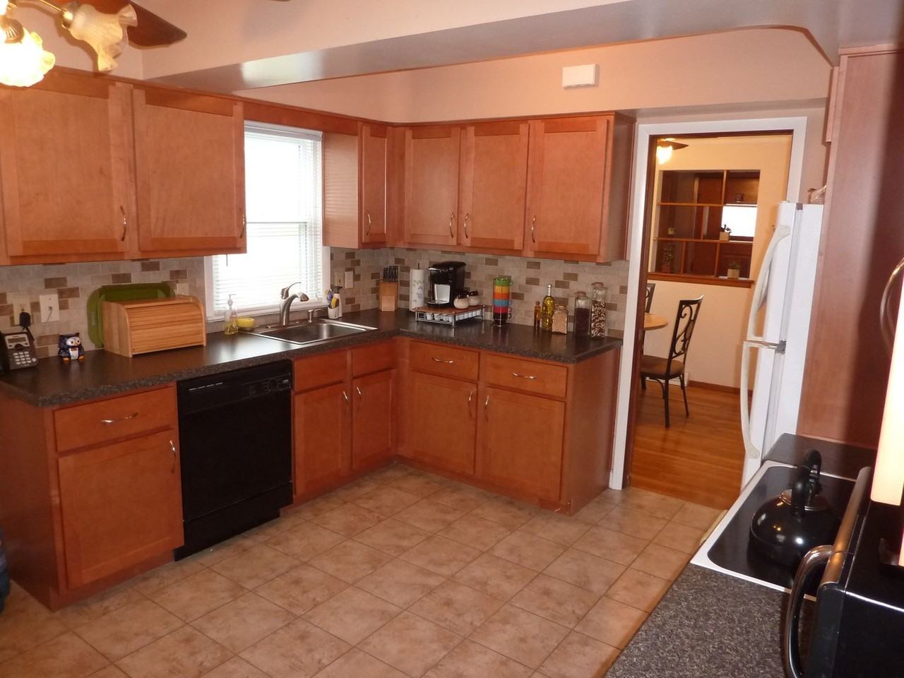 1735 Chelmsford Rd - Photo 3 of 22
