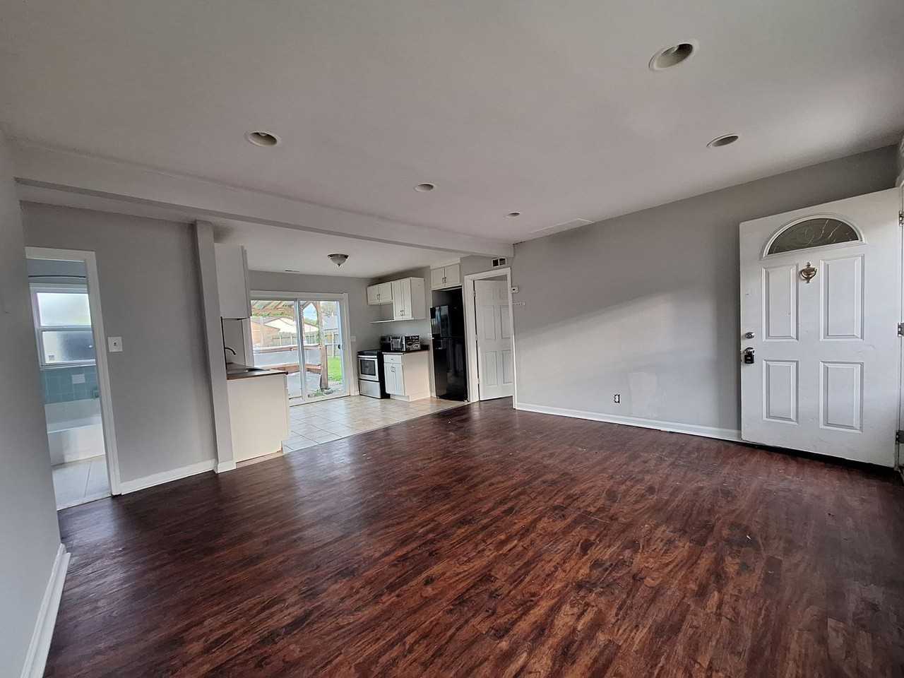 26536 Kathy St - Photo 2 of 16