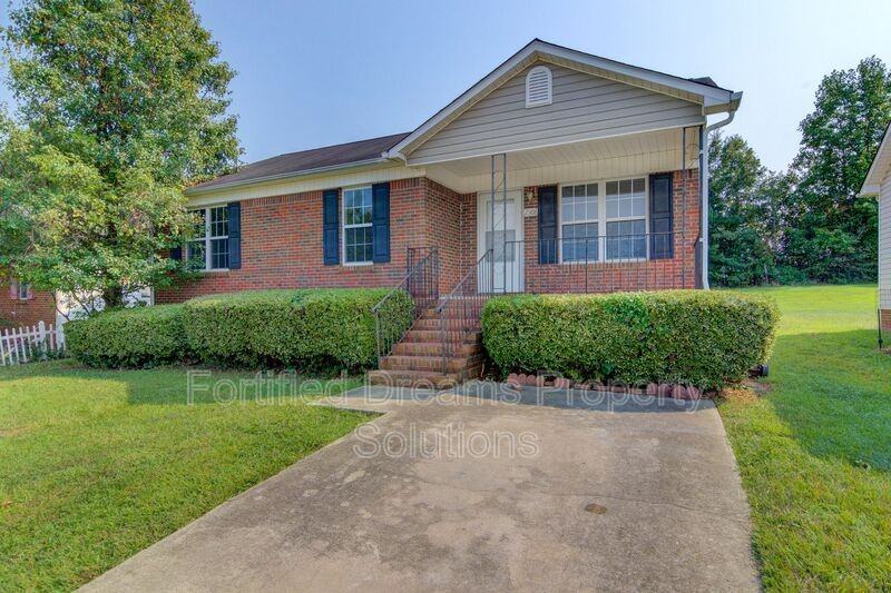 2306 Blair Khazan Dr - Photo 2 of 26