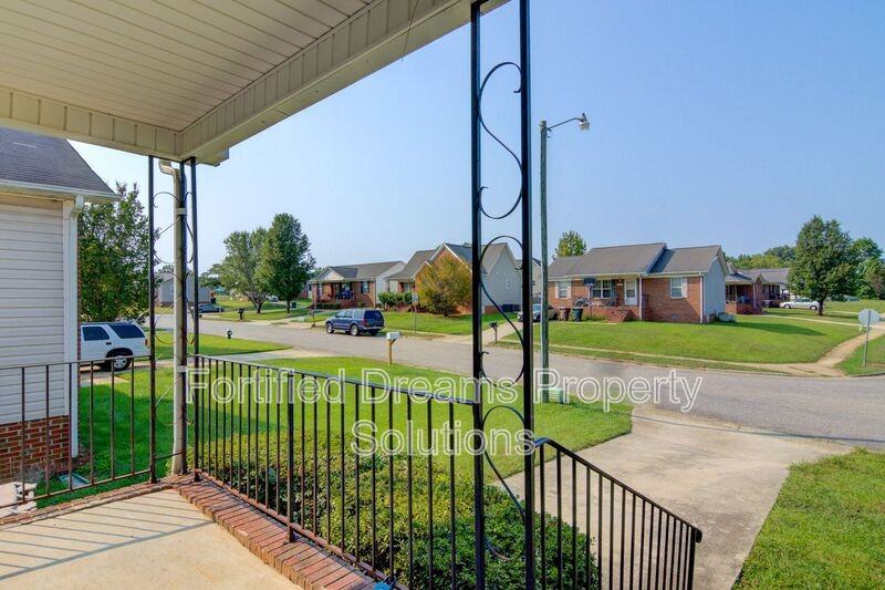 2306 Blair Khazan Dr - Photo 3 of 26