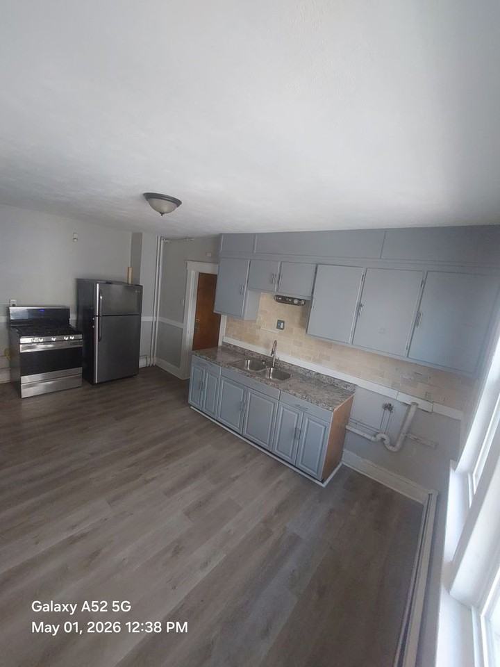 335 High St - Photo 3 of 6
