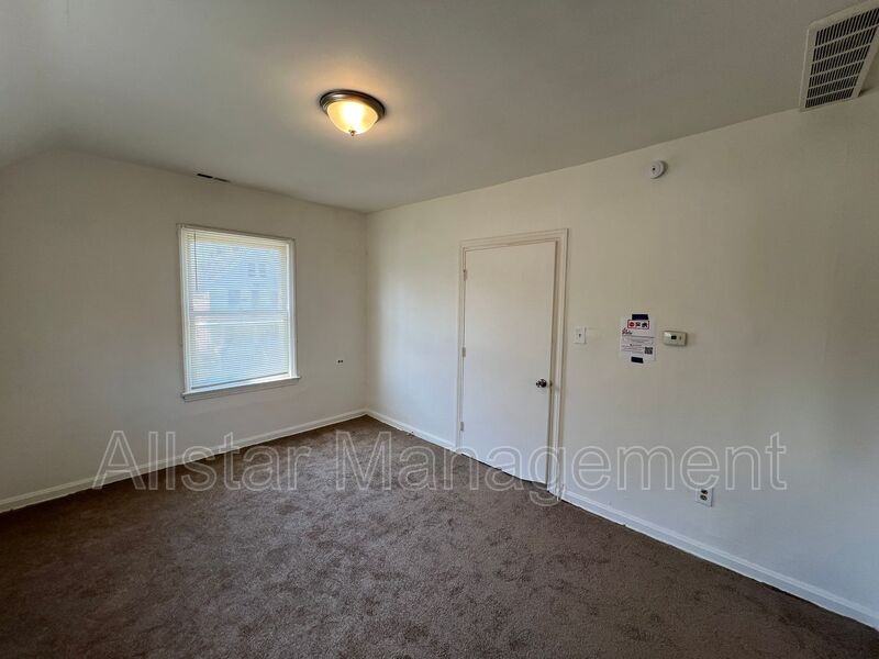 3617 W 46th St - Photo 4 of 17