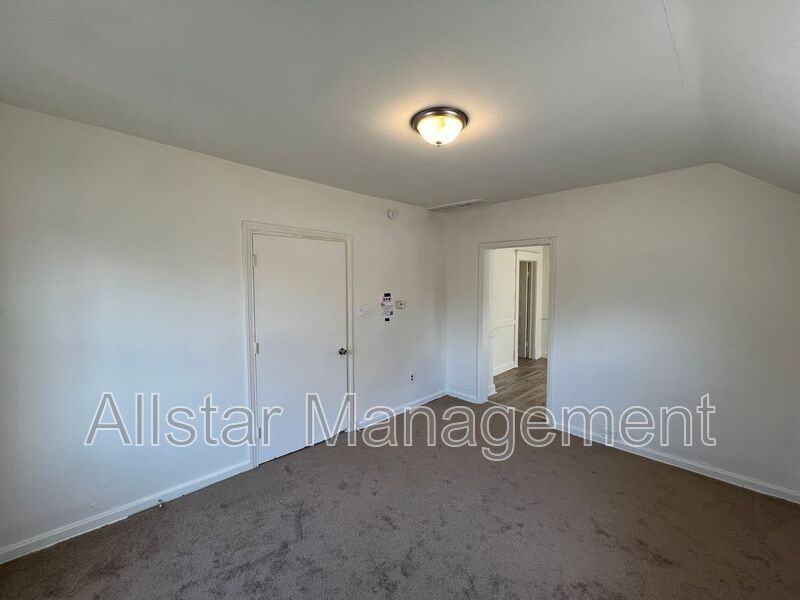 3617 W 46th St - Photo 5 of 17