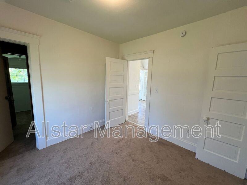 3617 W 46th St - Photo 7 of 17