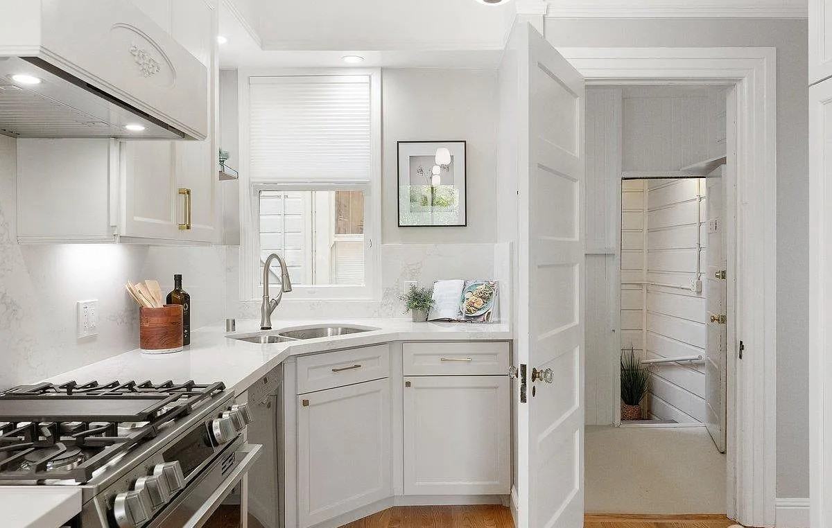 335 Lake St - Photo 5 of 22
