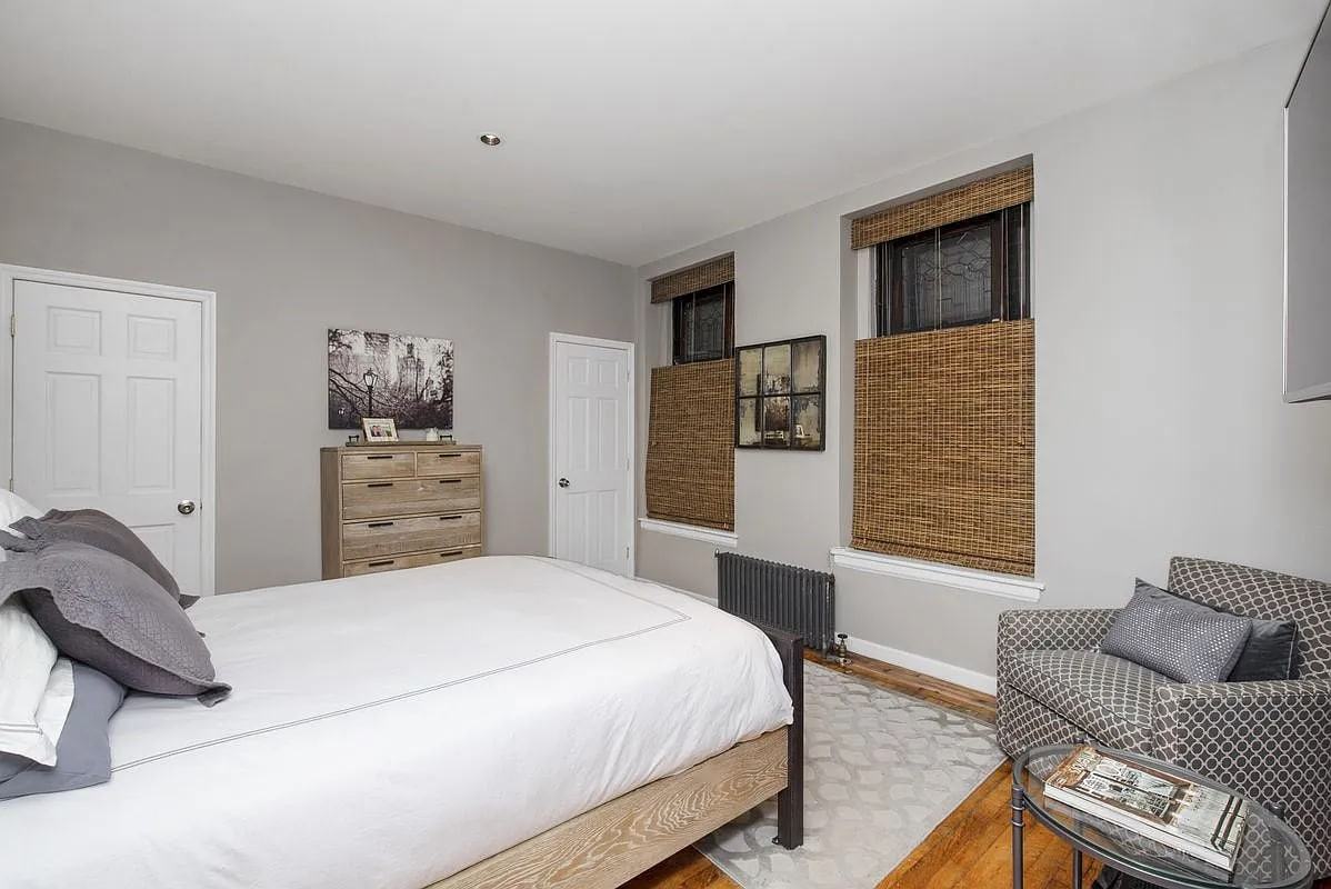 10 W 93Rd St - Photo 4 of 7