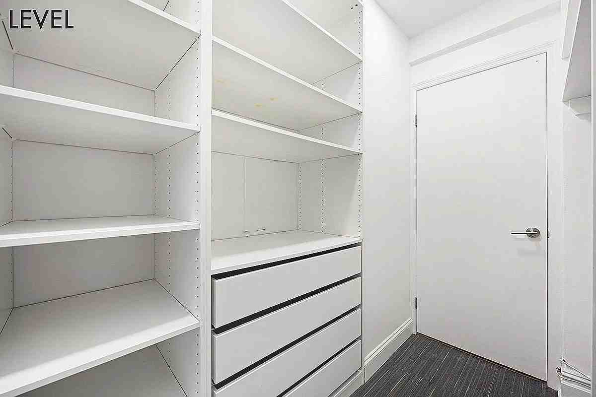 200 W 108Th St - Photo 5 of 10