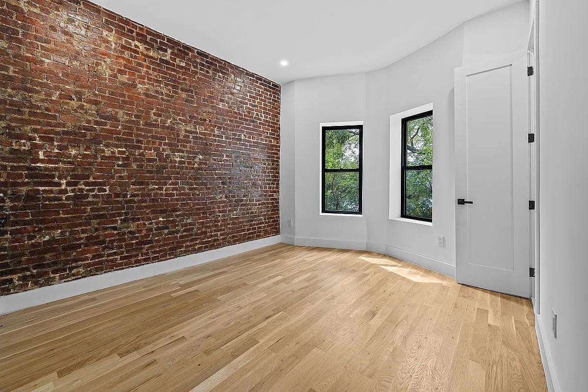 371 Grant Ave - Photo 5 of 12