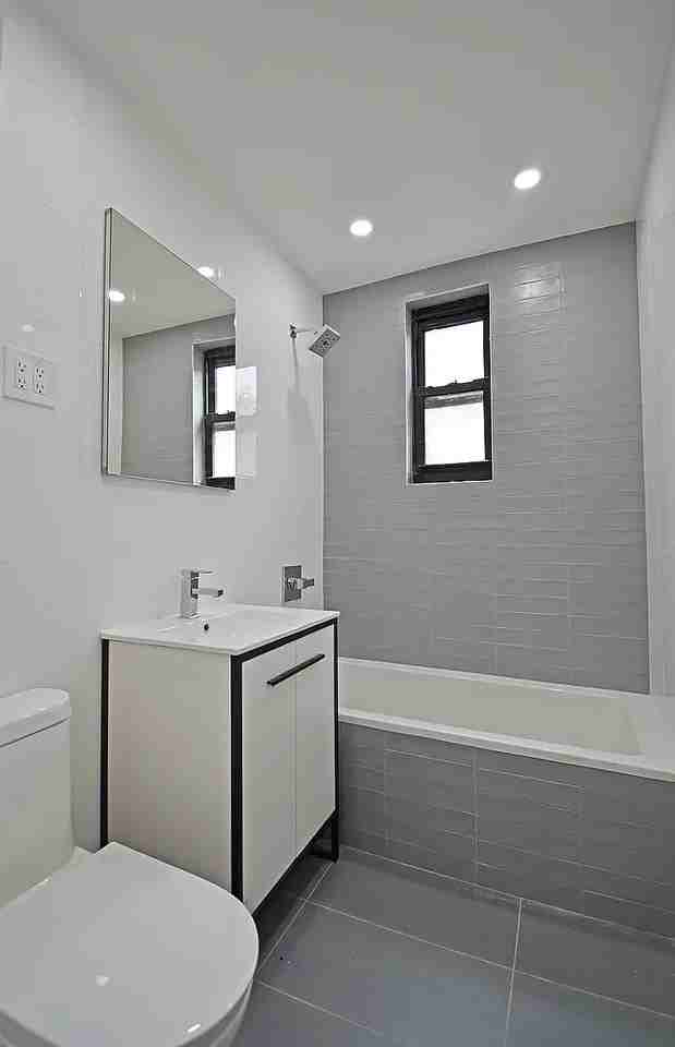 5218 39Th Ave - Photo 6 of 7