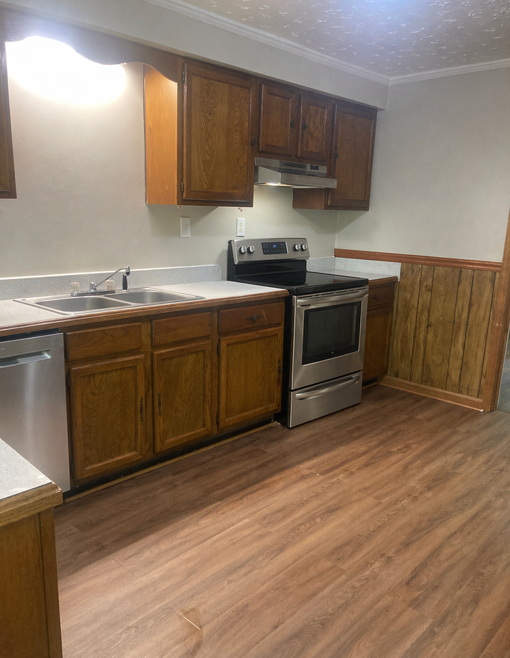 1122 Bucksnort Rd - Photo 2 of 34