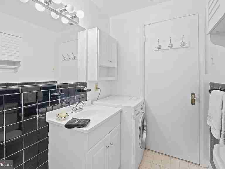 804 S Arlington Mill Dr #11301 - Photo 5 of 11