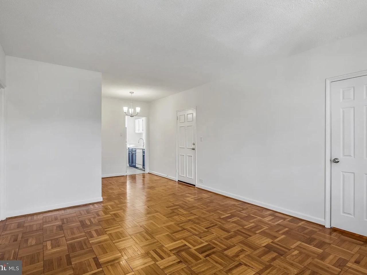 250 N Thomas St #2 - Photo 3 of 12