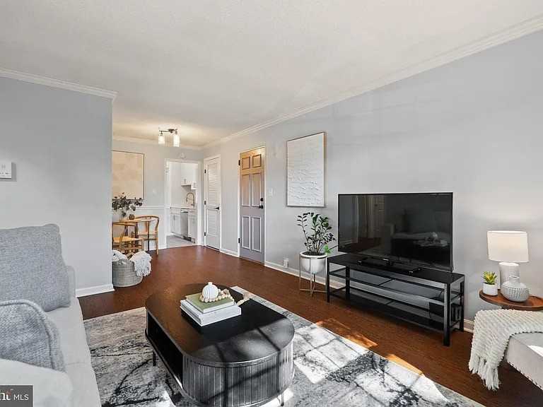 229 N George Mason Dr #2 - Photo 4 of 11