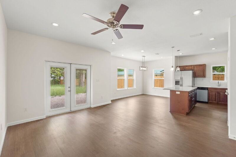 751 Amos St #B - Photo 3 of 23