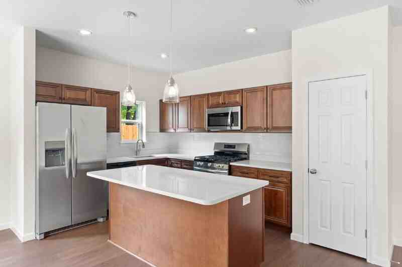 751 Amos St #B - Photo 5 of 23