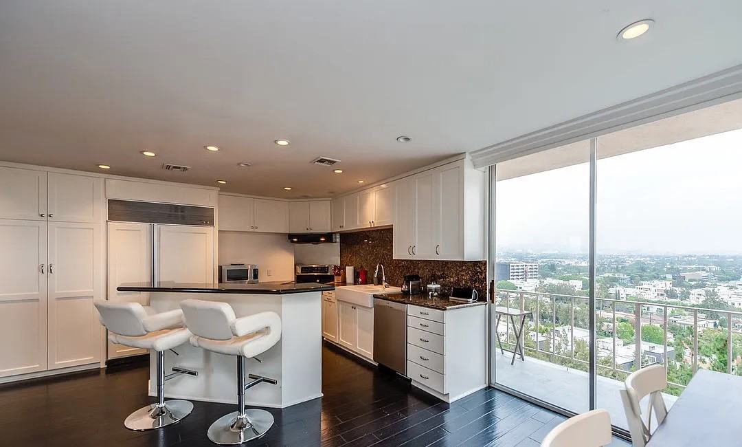 100 S Doheny Dr - Photo 7 of 7