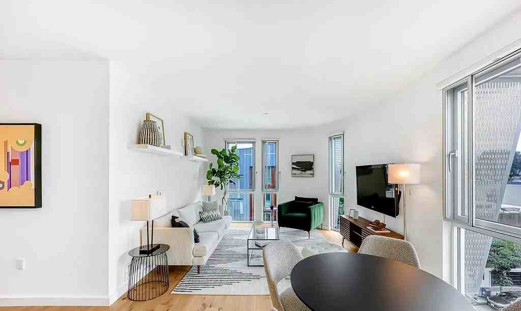 388 Fulton St - Photo 5 of 10