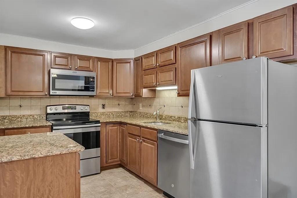 8 Old Colony Ln - Photo 2 of 3