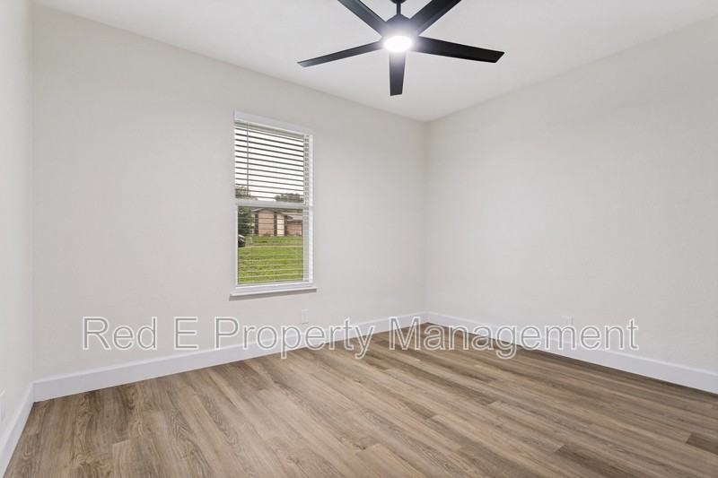 5210 Galacino St - Photo 2 of 25