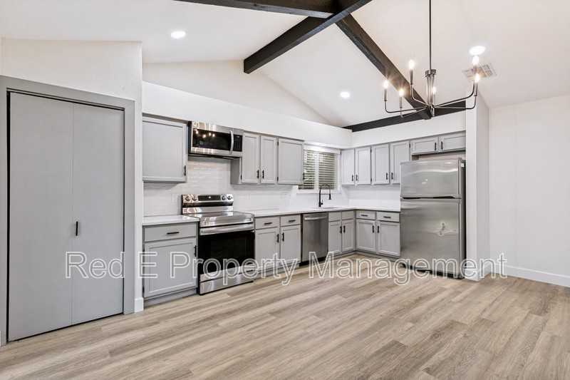 5210 Galacino St - Photo 6 of 25