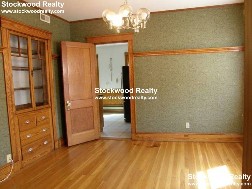 2032 Dorchester Ave #2 - Photo 3 of 4