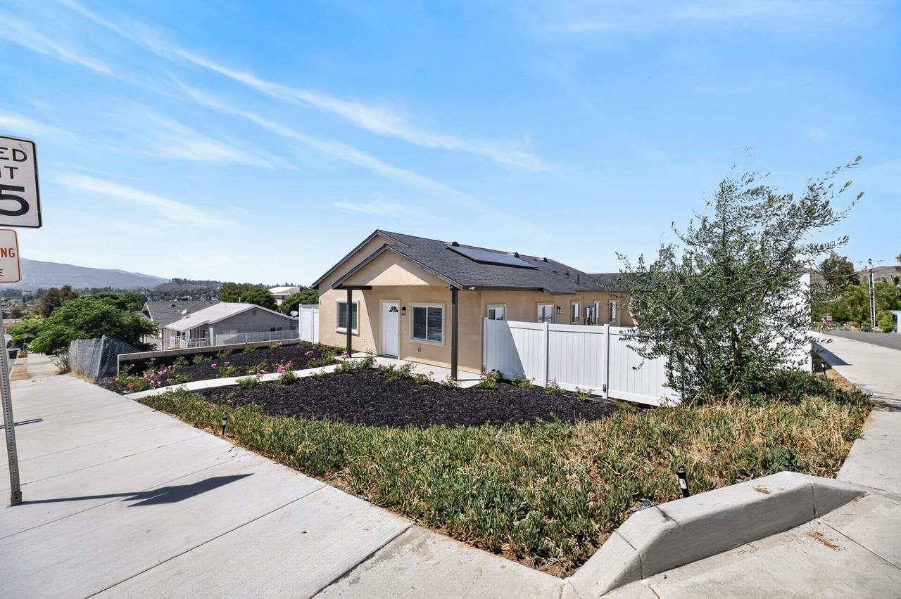 237 E Prospect St #A - Photo 4 of 50