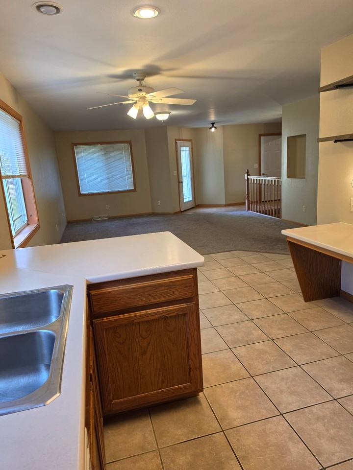 1008 Georgene St #NA - Photo 4 of 20