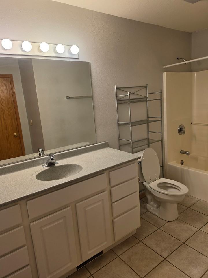 1008 Georgene St #NA - Photo 6 of 20