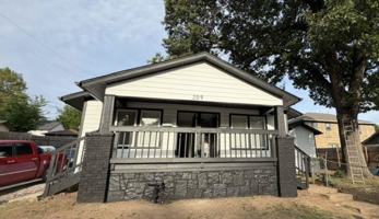 featured image of 209 N Xenophon Ave #B
