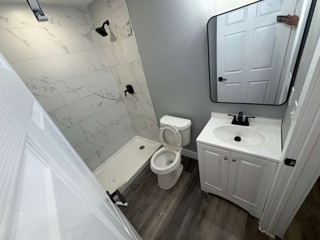 209 N Xenophon Ave #A - Photo 3 of 9