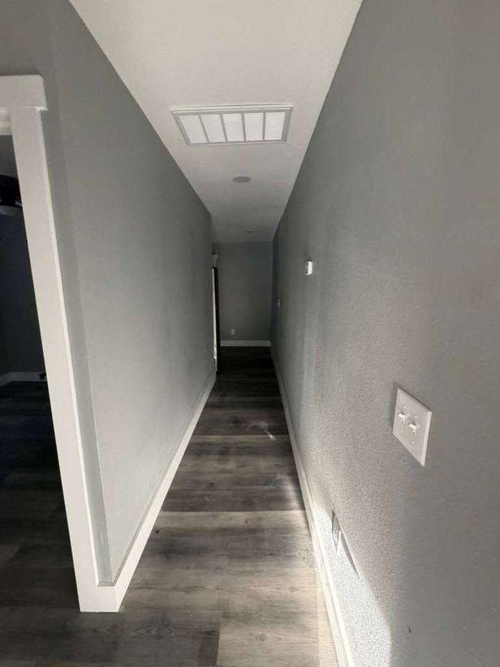 209 N Xenophon Ave #A - Photo 5 of 9