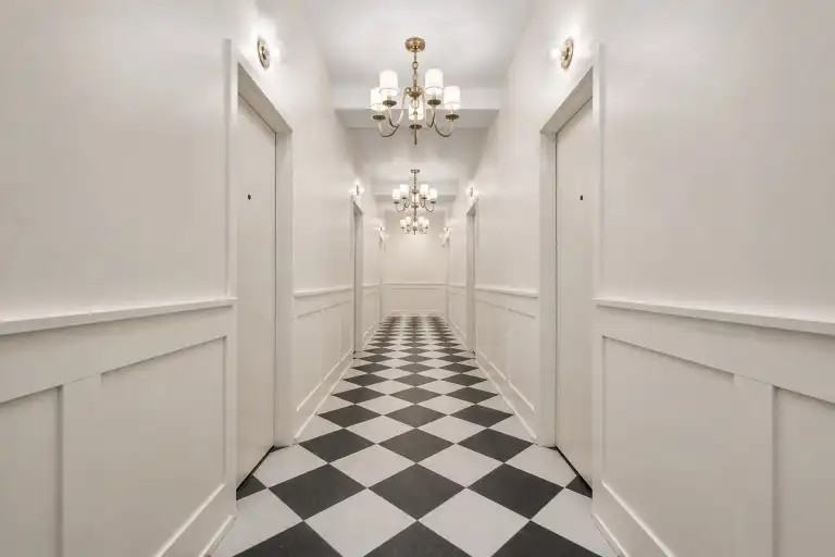 29 King St W - Photo 3 of 8