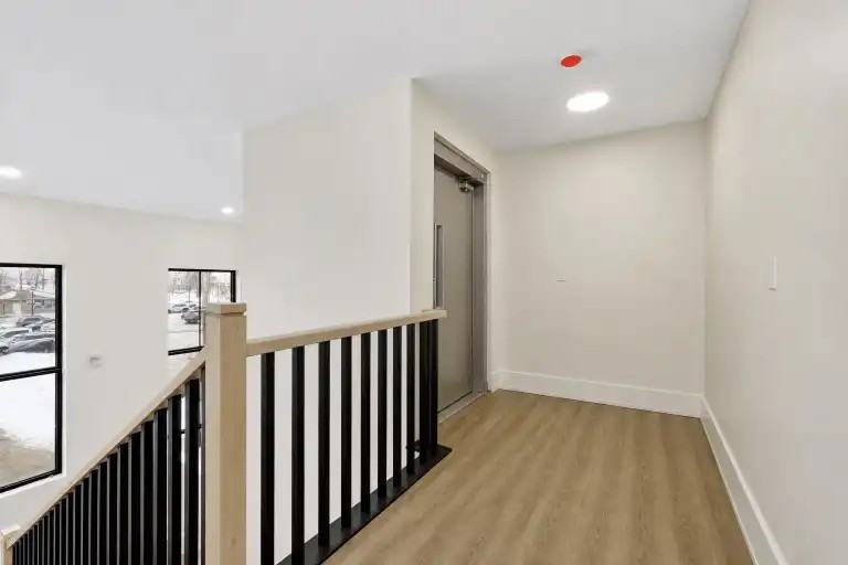 29 King St W - Photo 4 of 8