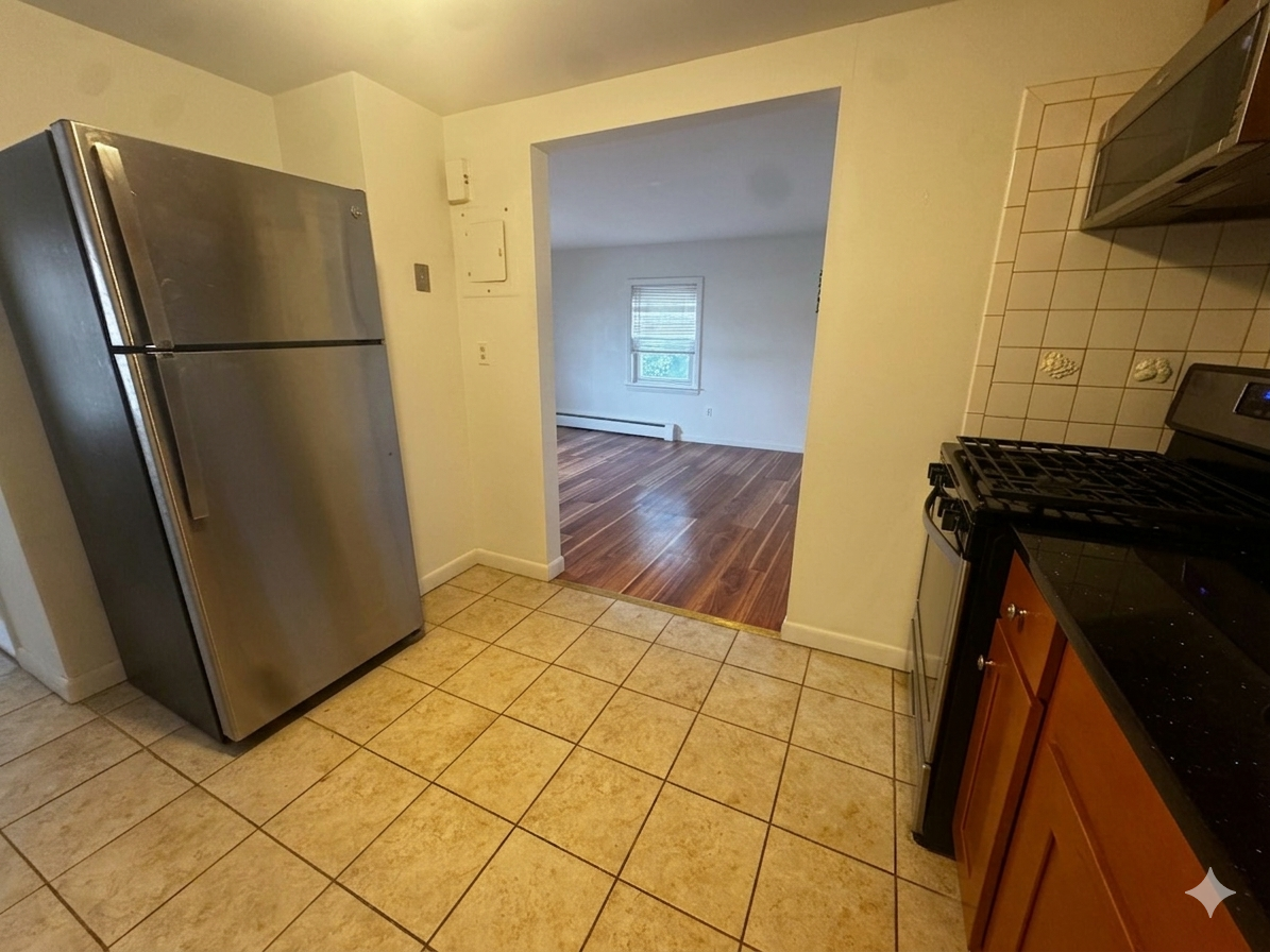 87R Madison St #2R - Photo 4 of 8