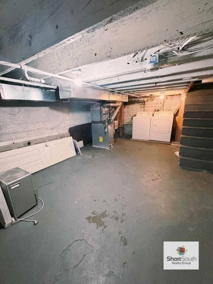 701 Fairview Ave Ne #1 - Photo 6 of 9