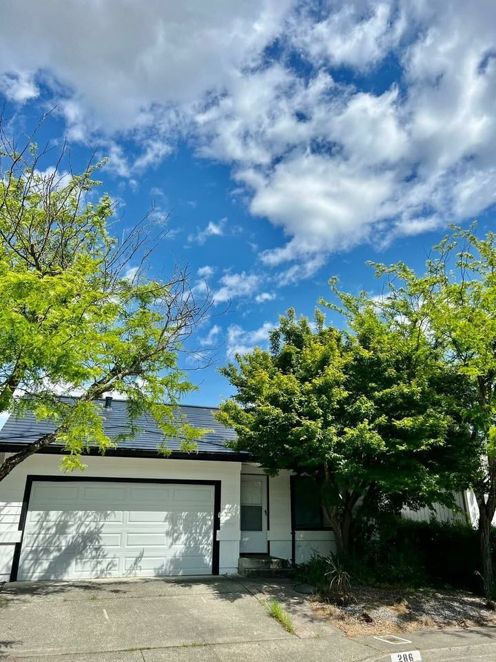 286 Hummingbird Ct