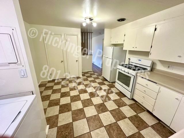 858 E Yale Ave #858 - Photo 5 of 11