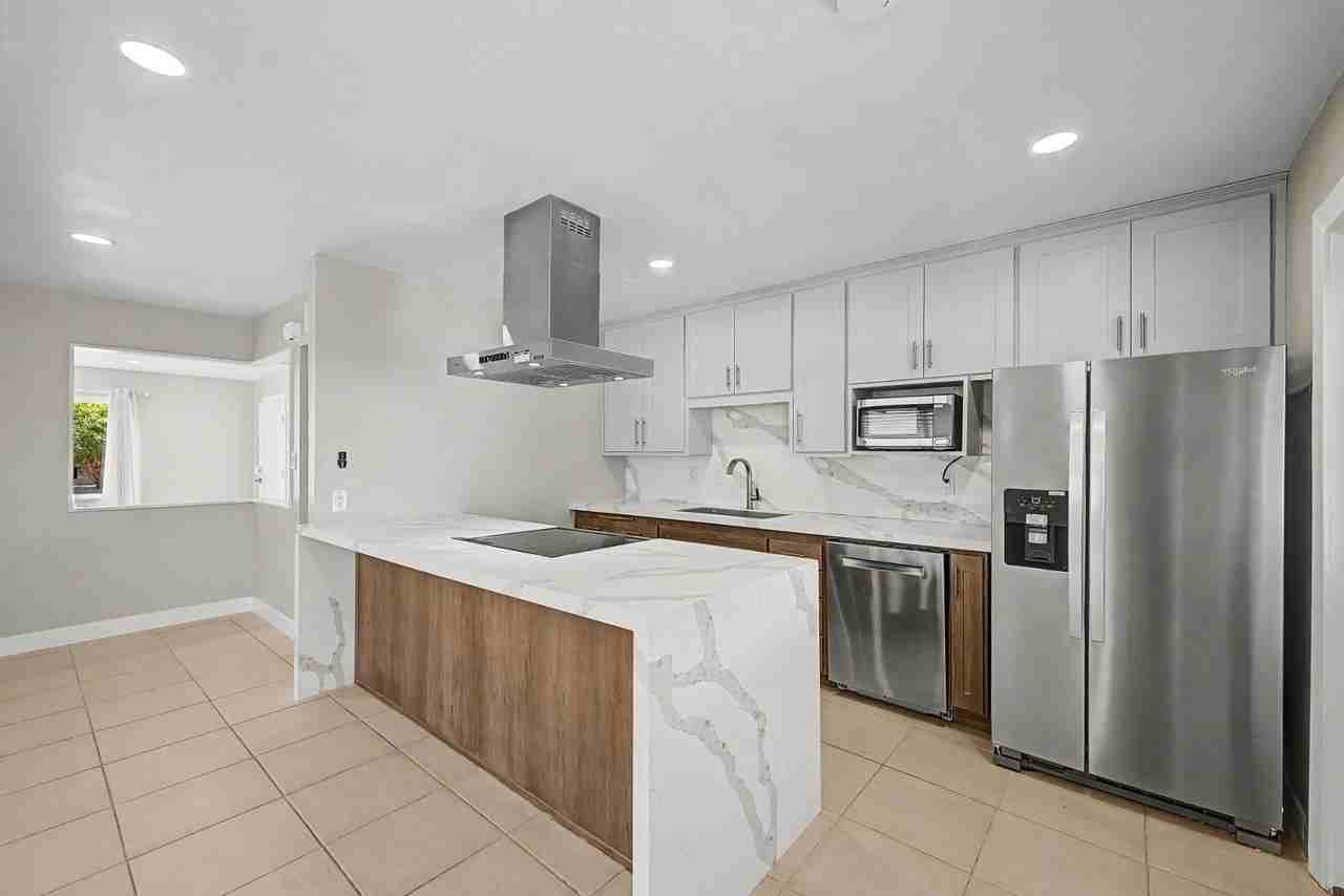8730 E Rancho Vista Dr - Photo 4 of 27