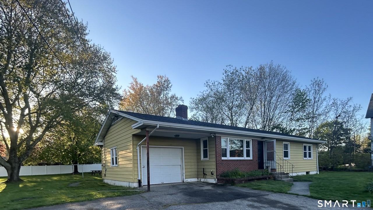 248 Ivan Hill St - Photo 3 of 17