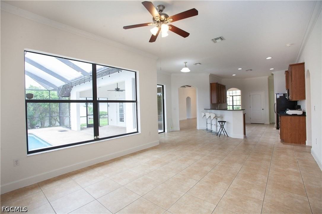 2110 Sw 38th Ter - Photo 6 of 30